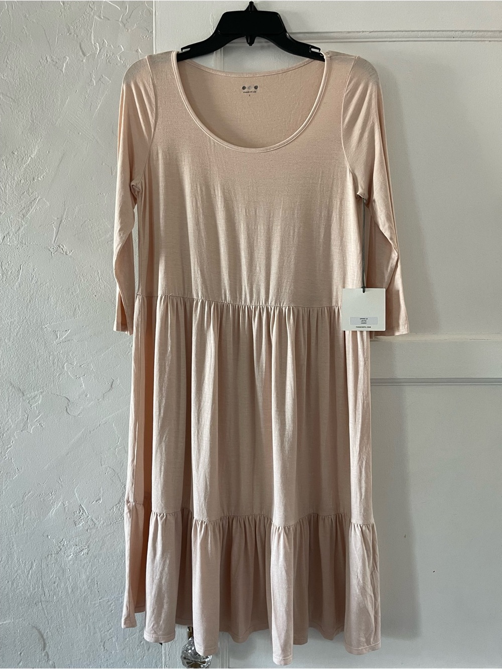 NWT Three Dots Blush Tiered Scoop-Neck Midi Dress